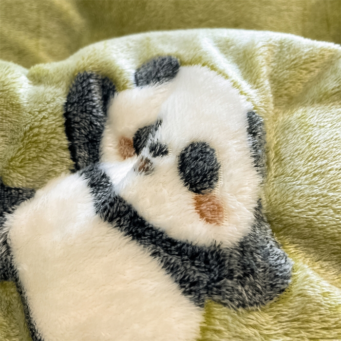 91家纺网 家纺一手货源 找家纺 川悦生活 2025新款立体雪花绒印花大床四件套系列一场景一 lucky熊猫