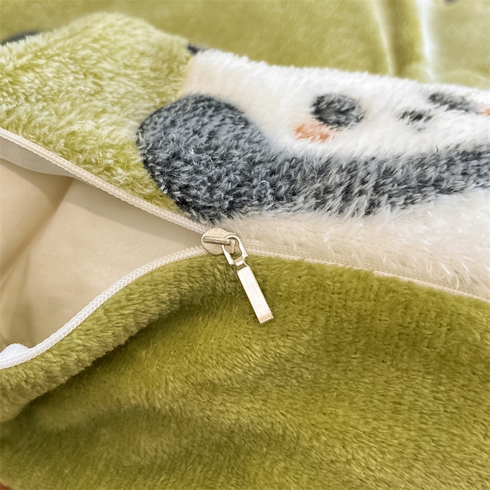 91家纺网 家纺一手货源 找家纺 川悦生活 2025新款立体雪花绒印花大床四件套系列一场景一 lucky熊猫