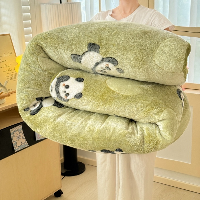 91家纺网 家纺一手货源 找家纺 川悦生活 2025新款立体雪花绒印花大床四件套系列一场景一 lucky熊猫