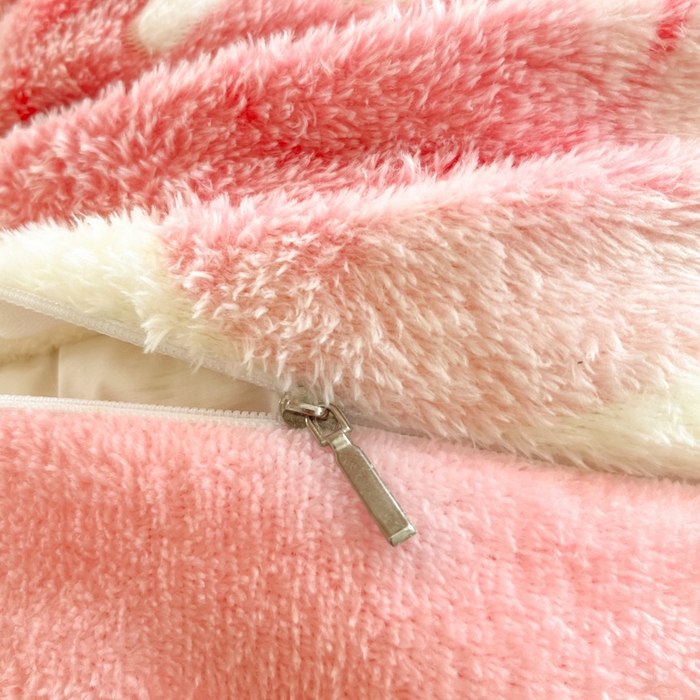 91家纺网 家纺一手货源 找家纺 川悦生活 2025新款立体雪花绒印花四件套学生床系列二场景一 半眠小兔