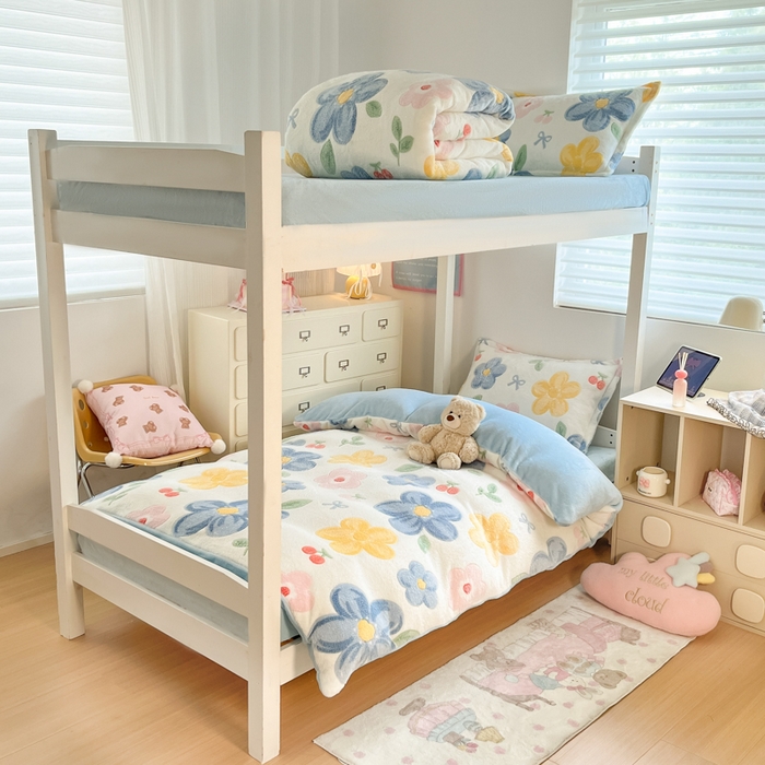 91家纺网 家纺一手货源 找家纺 川悦生活 2025新款立体雪花绒印花四件套学生床系列二场景一 半暖花朵