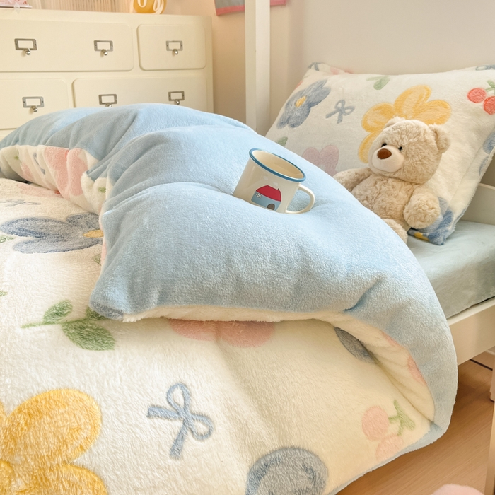 91家纺网 家纺一手货源 找家纺 川悦生活 2025新款立体雪花绒印花四件套学生床系列二场景一 半暖花朵