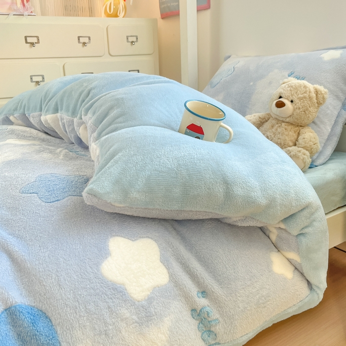 91家纺网 家纺一手货源 找家纺 川悦生活 2025新款立体雪花绒印花四件套学生床系列二场景一 叮咚星星