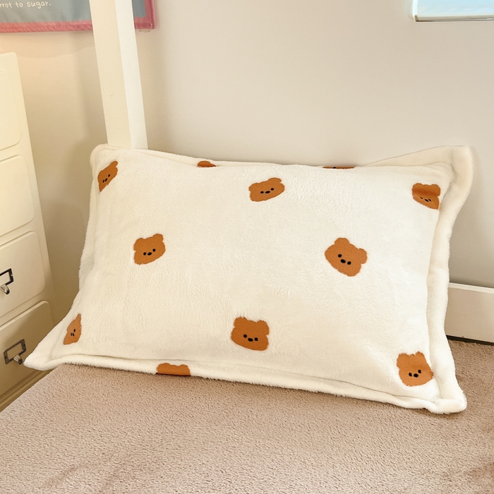 91家纺网 家纺一手货源 找家纺 川悦生活 2025新款立体雪花绒印花四件套学生床系列二场景一 豆奶小熊