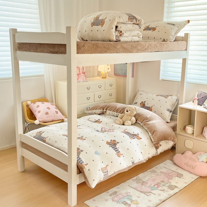 91家纺网 家纺一手货源 找家纺 川悦生活 2025新款立体雪花绒印花四件套学生床系列二场景一 腊肠小点