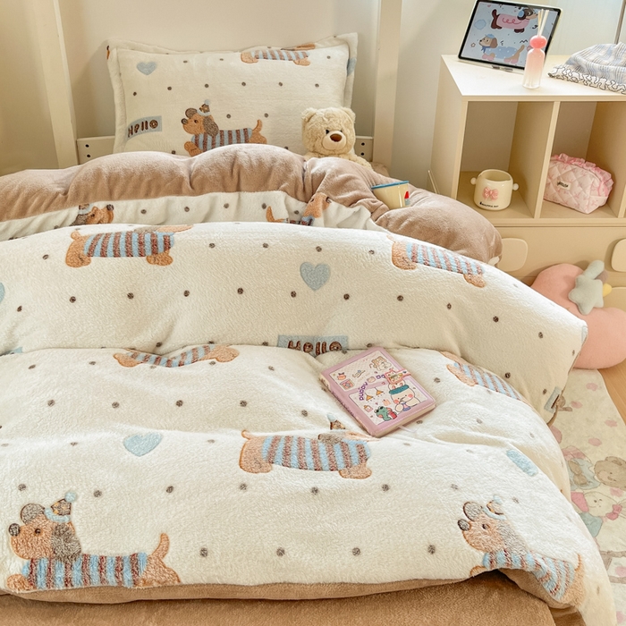 91家纺网 家纺一手货源 找家纺 川悦生活 2025新款立体雪花绒印花四件套学生床系列二场景一 腊肠小点