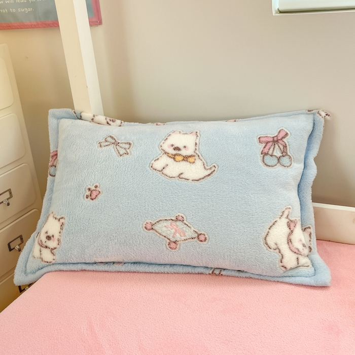 91家纺网 家纺一手货源 找家纺 川悦生活 2025新款立体雪花绒印花四件套学生床系列二场景一 奶蓝小汪粉