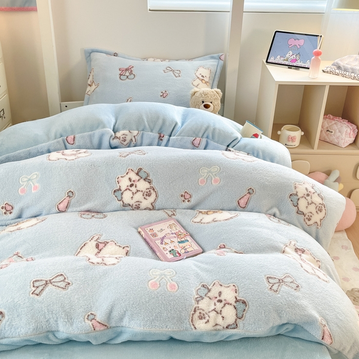 91家纺网 家纺一手货源 找家纺 川悦生活 2025新款立体雪花绒印花四件套学生床系列二场景一 奶蓝小汪蓝