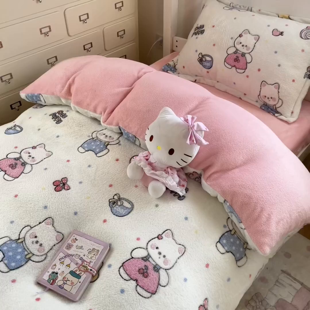 91家纺网 家纺一手货源 找家纺 川悦生活 2025新款立体雪花绒印花四件套学生床系列二场景一 派对西高地