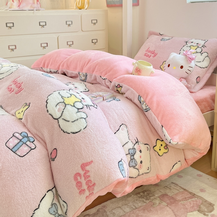 91家纺网 家纺一手货源 找家纺 川悦生活 2025新款立体雪花绒印花四件套学生床系列二场景一 甜梦小猫