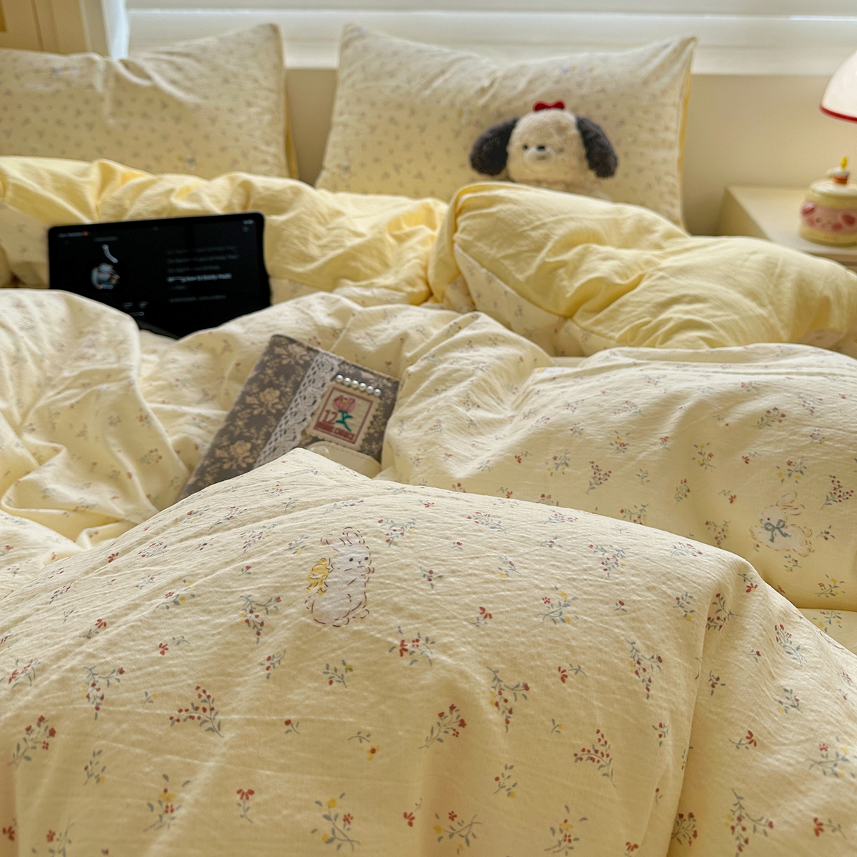 91家纺网 家纺一手货源 找家纺 水墨江南 2025新款云感双层纱印花四件套 花园兔