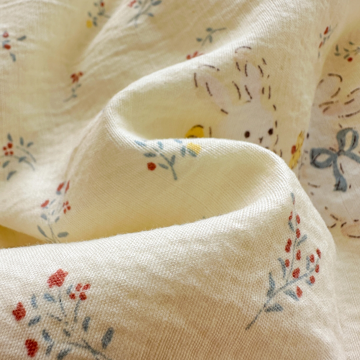 91家纺网 家纺一手货源 找家纺 水墨江南 2025新款云感双层纱印花四件套 花园兔