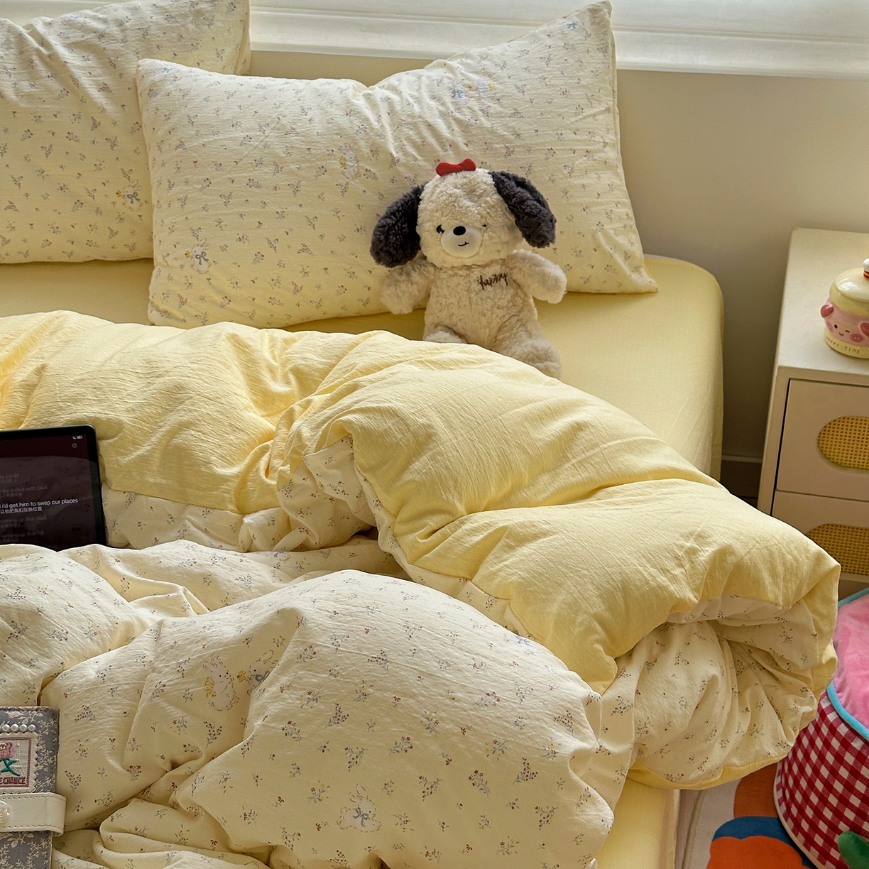 91家纺网 家纺一手货源 找家纺 水墨江南 2025新款云感双层纱印花四件套 花园兔