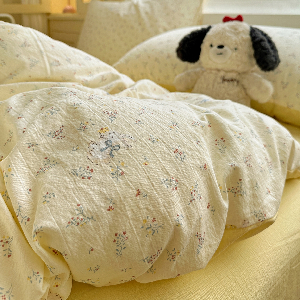 91家纺网 家纺一手货源 找家纺 水墨江南 2025新款云感双层纱印花四件套 花园兔