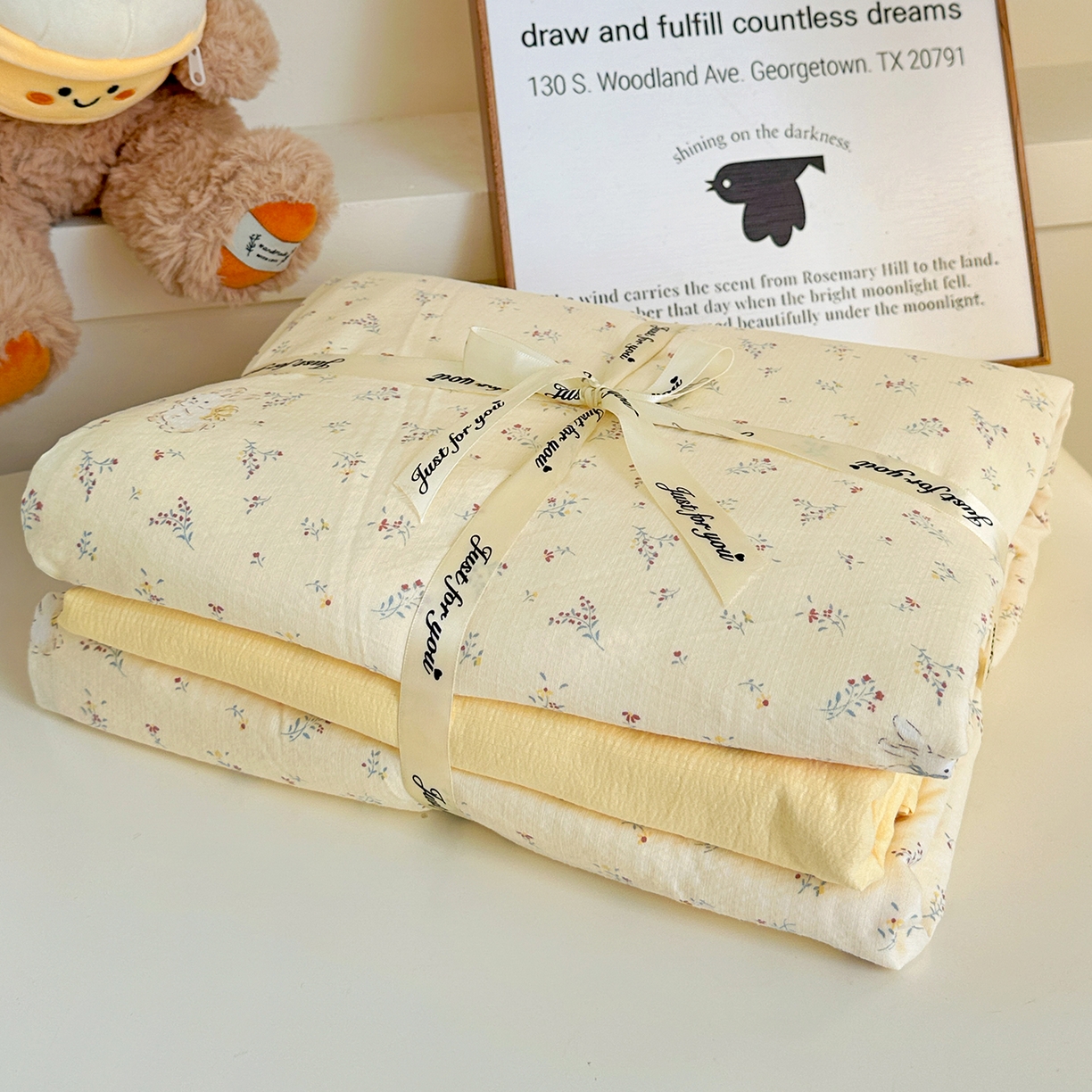 91家纺网 家纺一手货源 找家纺 水墨江南 2025新款云感双层纱印花四件套 花园兔