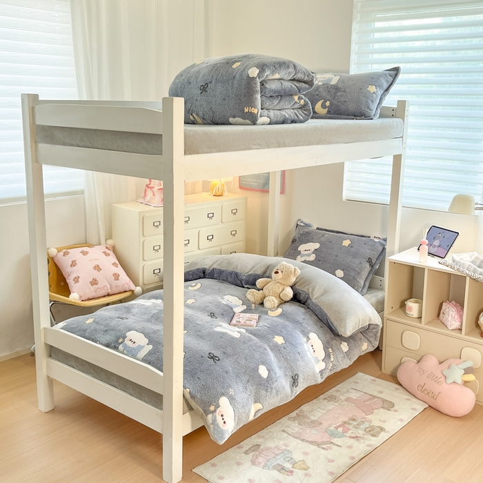 91家纺网 家纺一手货源 找家纺 川悦生活 2025新款立体雪花绒印花四件套学生床系列二场景一 星月小狗-灰