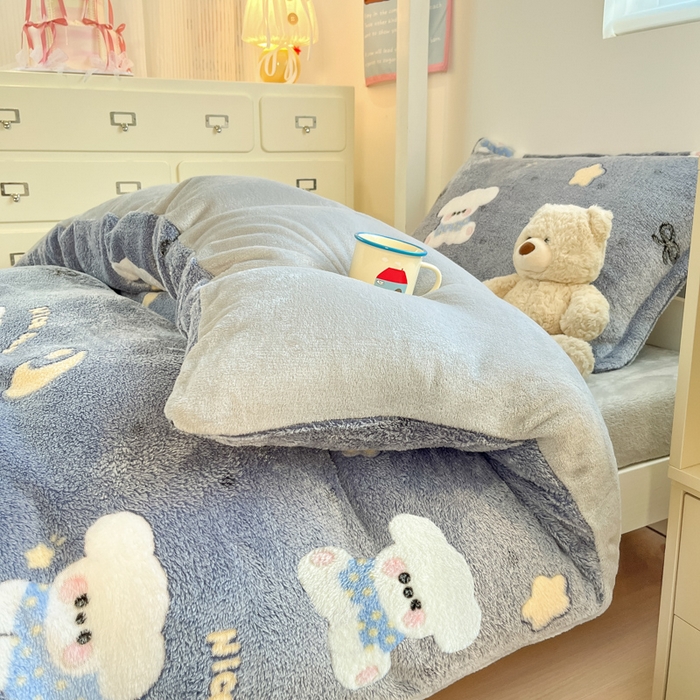 91家纺网 家纺一手货源 找家纺 川悦生活 2025新款立体雪花绒印花四件套学生床系列二场景一 星月小狗-灰