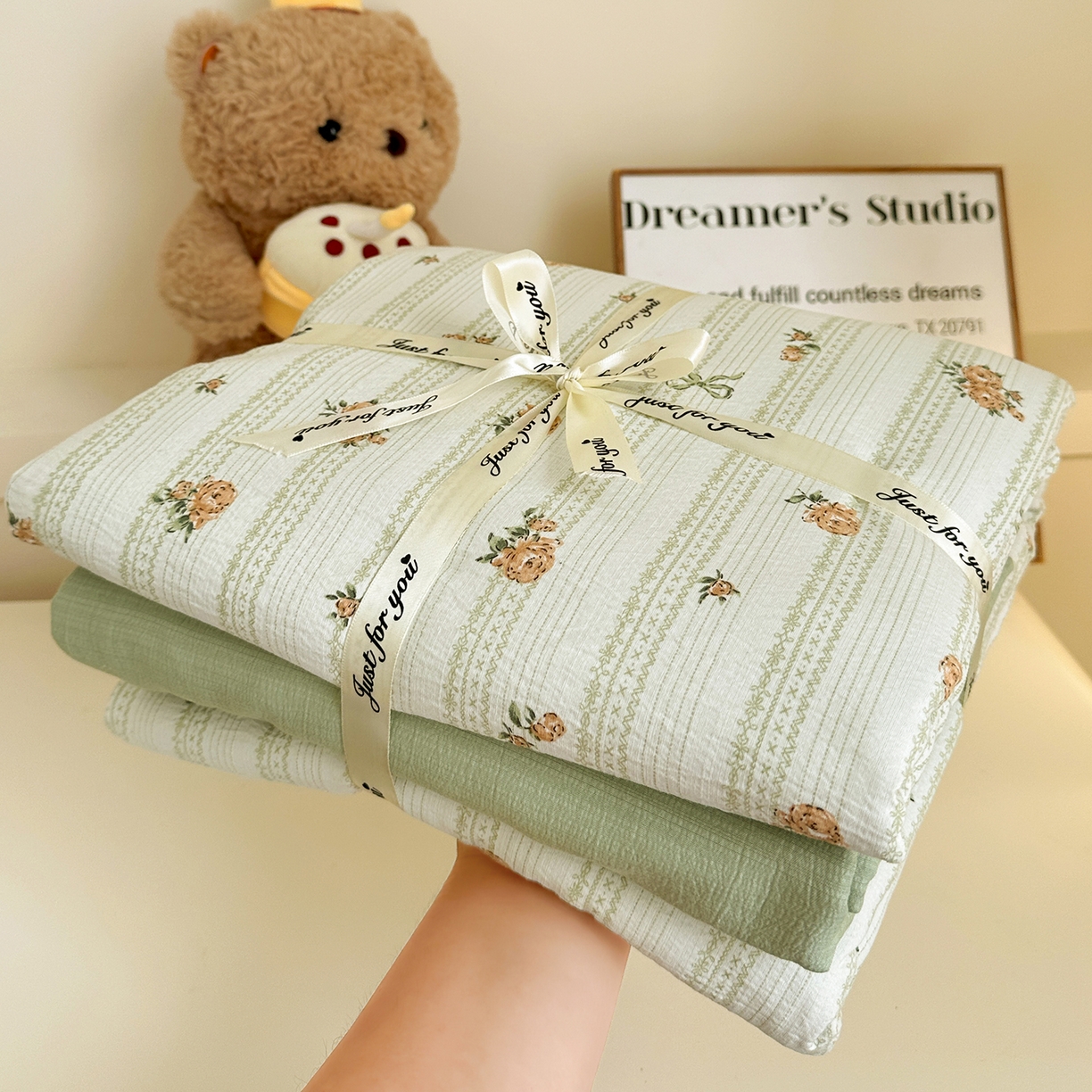 91家纺网 家纺一手货源 找家纺 水墨江南 2025新款云感双层纱印花四件套 花枝蔓