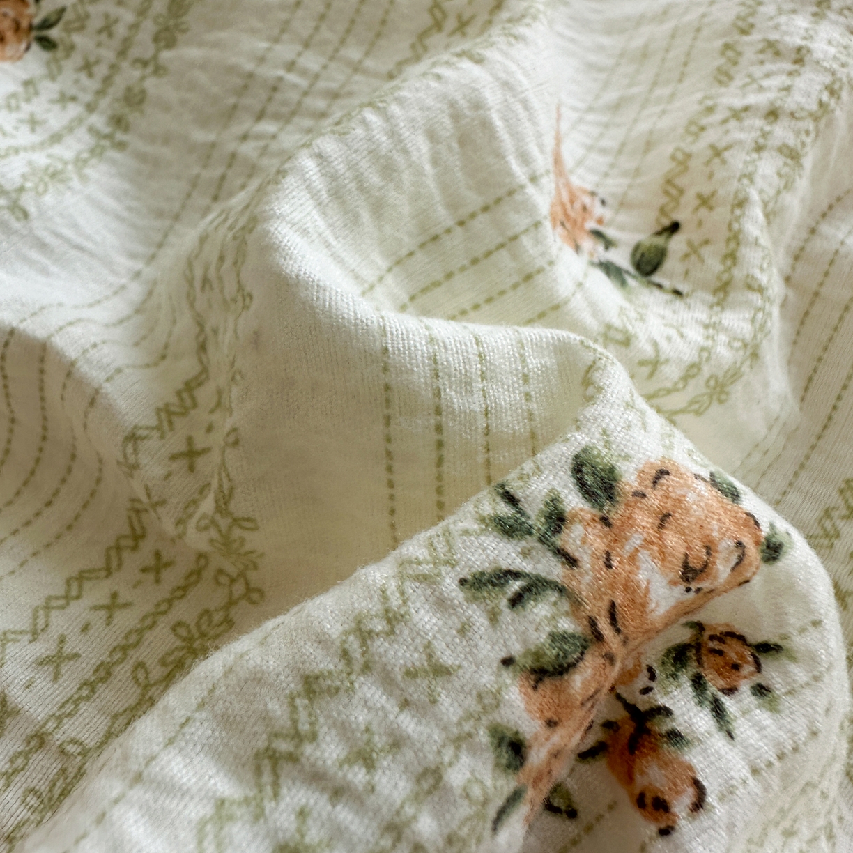 91家纺网 家纺一手货源 找家纺 水墨江南 2025新款云感双层纱印花四件套 花枝蔓