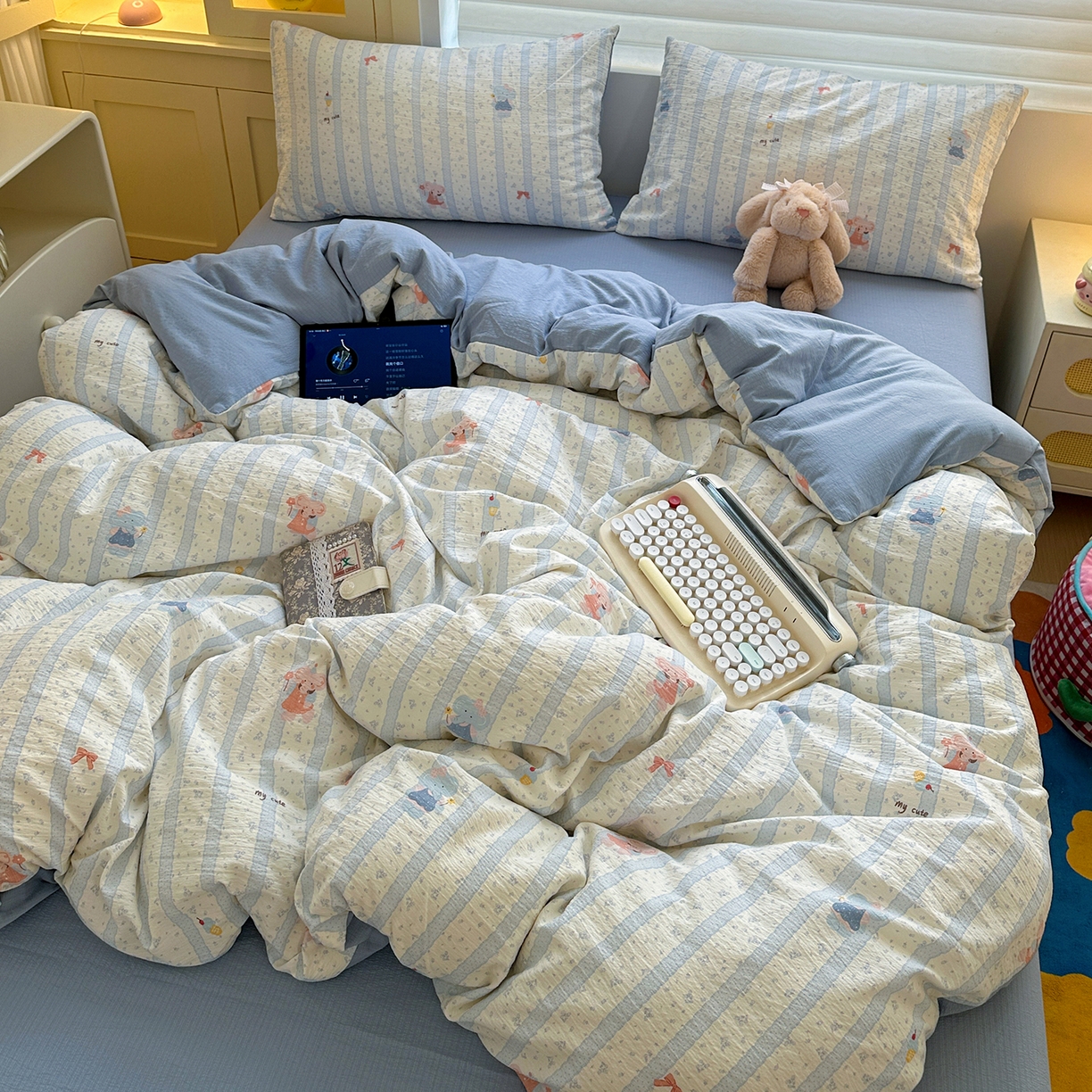 91家纺网 家纺一手货源 找家纺 水墨江南 2025新款云感双层纱印花四件套 绒绒象