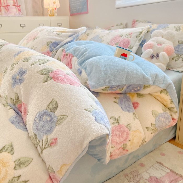 91家纺网 家纺一手货源 找家纺 川悦生活 2025新款立体雪花绒印花大床四件套系列二场景一 西柚花花