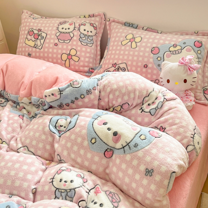 91家纺网 家纺一手货源 找家纺 川悦生活 2025新款立体雪花绒印花大床四件套系列二场景一 开心小喵