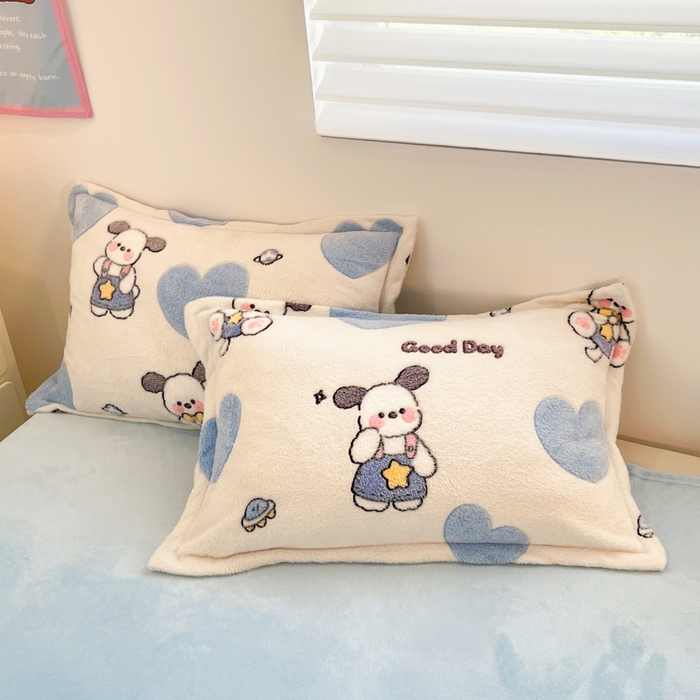 91家纺网 家纺一手货源 找家纺 川悦生活 2025新款立体雪花绒印花大床四件套系列二场景一 快乐西高地