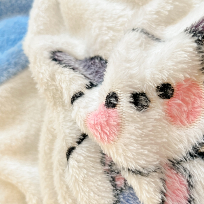 91家纺网 家纺一手货源 找家纺 川悦生活 2025新款立体雪花绒印花大床四件套系列二场景一 快乐西高地