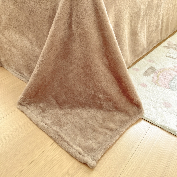 91家纺网 家纺一手货源 找家纺 川悦生活 2025新款立体雪花绒印花大床四件套系列二场景一 腊肠小点