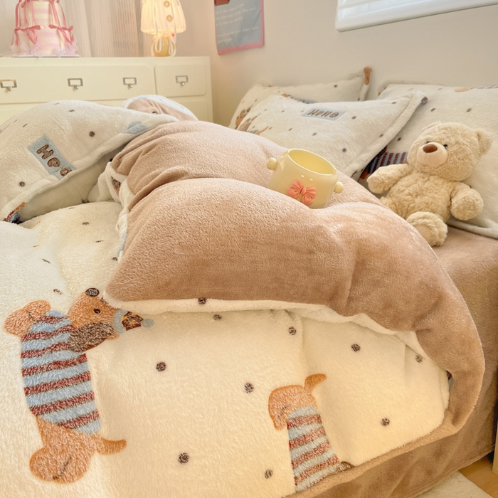 91家纺网 家纺一手货源 找家纺 川悦生活 2025新款立体雪花绒印花大床四件套系列二场景一 腊肠小点