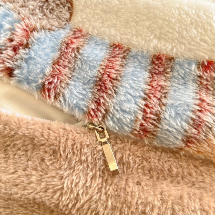 91家纺网 家纺一手货源 找家纺 川悦生活 2025新款立体雪花绒印花大床四件套系列二场景一 腊肠小点