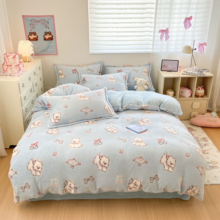 91家纺网 家纺一手货源 找家纺 川悦生活 2025新款立体雪花绒印花大床四件套系列二场景一 奶蓝小汪蓝