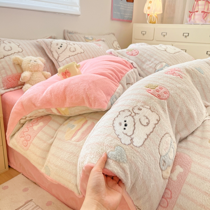 91家纺网 家纺一手货源 找家纺 川悦生活 2025新款立体雪花绒印花大床四件套系列二场景一 奶云蛋糕