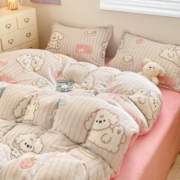 91家纺网 家纺一手货源 找家纺 川悦生活 2025新款立体雪花绒印花大床四件套系列二场景一 奶云蛋糕