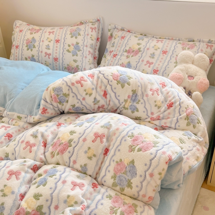 91家纺网 家纺一手货源 找家纺 川悦生活 2025新款立体雪花绒印花大床四件套系列二场景一 年华花念