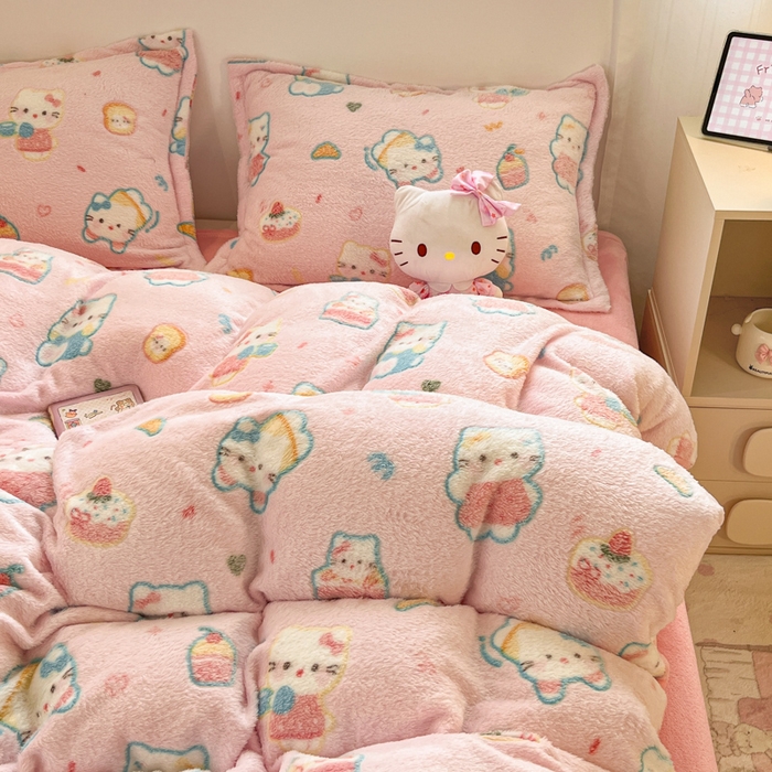 91家纺网 家纺一手货源 找家纺 川悦生活 2025新款立体雪花绒印花大床四件套系列二场景一 甜心喵喵