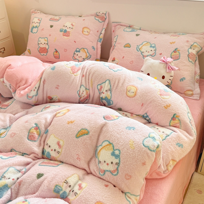 91家纺网 家纺一手货源 找家纺 川悦生活 2025新款立体雪花绒印花大床四件套系列二场景一 甜心喵喵