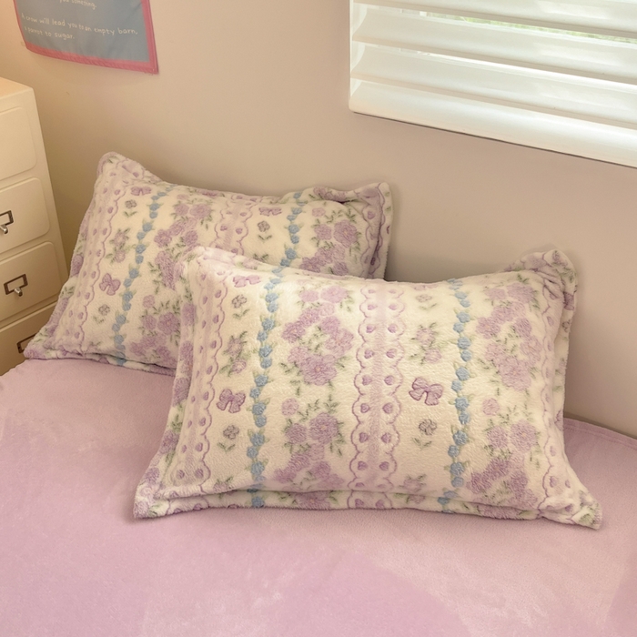 91家纺网 家纺一手货源 找家纺 川悦生活 2025新款立体雪花绒印花大床四件套系列二场景一 香芋花田