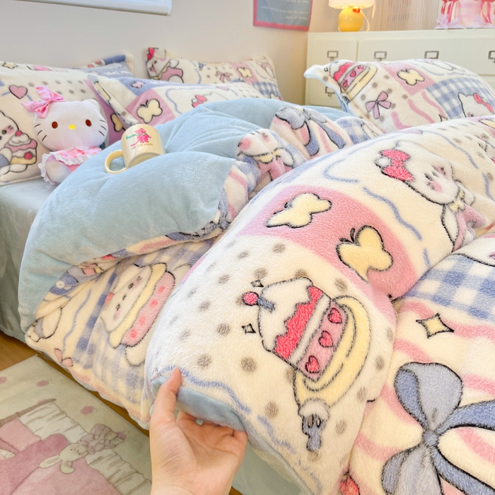 91家纺网 家纺一手货源 找家纺 川悦生活 2025新款立体雪花绒印花大床四件套系列二场景一 小喵甜心