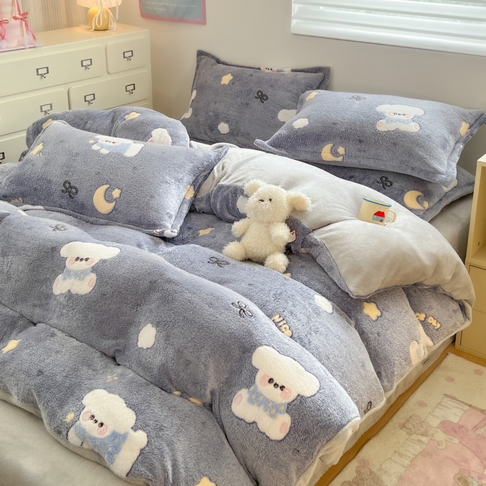 91家纺网 家纺一手货源 找家纺 川悦生活 2025新款立体雪花绒印花大床四件套系列二场景一 星月小狗-灰