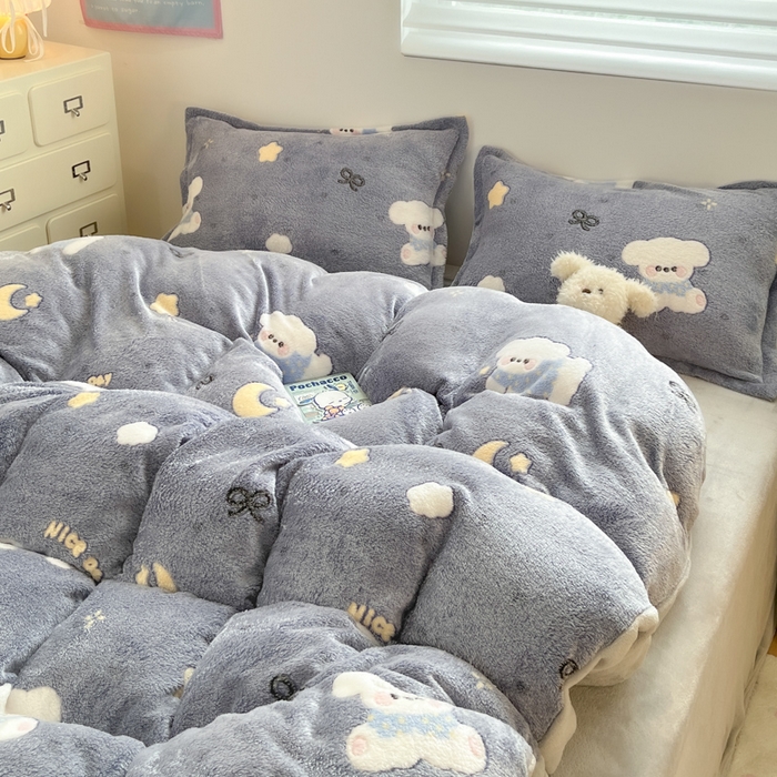 91家纺网 家纺一手货源 找家纺 川悦生活 2025新款立体雪花绒印花大床四件套系列二场景一 星月小狗-灰