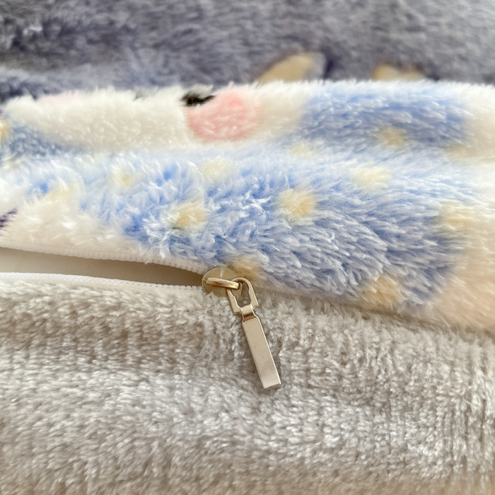 91家纺网 家纺一手货源 找家纺 川悦生活 2025新款立体雪花绒印花大床四件套系列二场景一 星月小狗-灰