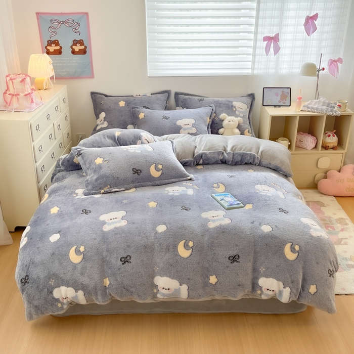 91家纺网 家纺一手货源 找家纺 川悦生活 2025新款立体雪花绒印花大床四件套系列二场景一 星月小狗-灰
