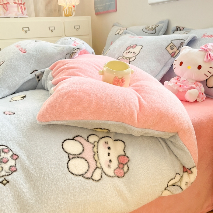 91家纺网 家纺一手货源 找家纺 川悦生活 2025新款立体雪花绒印花大床四件套系列二场景一 幸运小咪