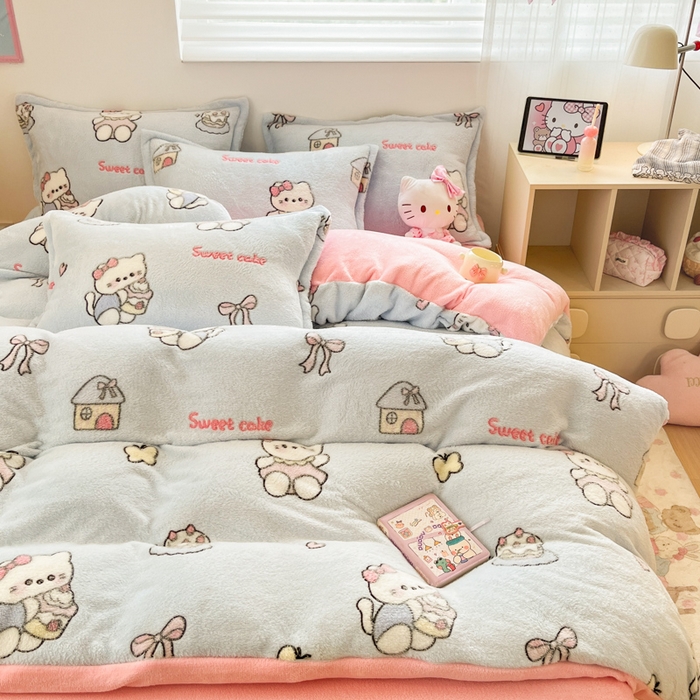 91家纺网 家纺一手货源 找家纺 川悦生活 2025新款立体雪花绒印花大床四件套系列二场景一 幸运小咪