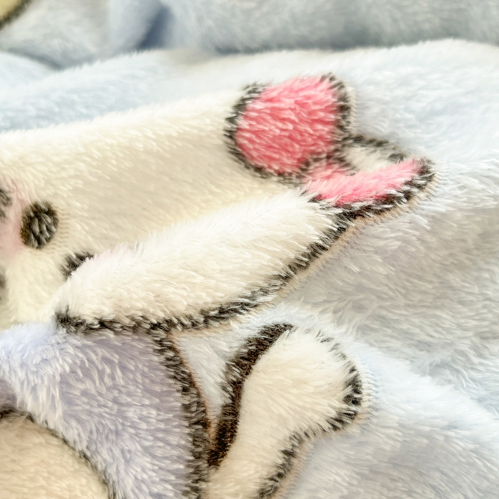 91家纺网 家纺一手货源 找家纺 川悦生活 2025新款立体雪花绒印花大床四件套系列二场景一 幸运小咪