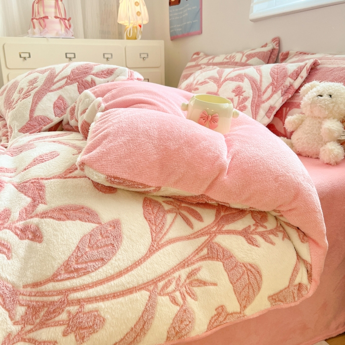 91家纺网 家纺一手货源 找家纺 川悦生活 2025新款立体雪花绒印花大床四件套系列二场景一 月桂-粉