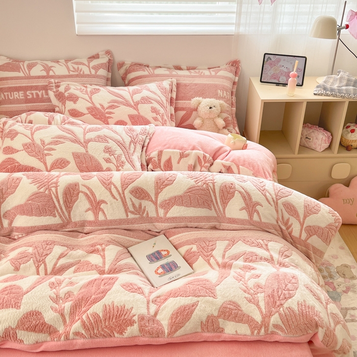 91家纺网 家纺一手货源 找家纺 川悦生活 2025新款立体雪花绒印花大床四件套系列二场景一 月桂-粉