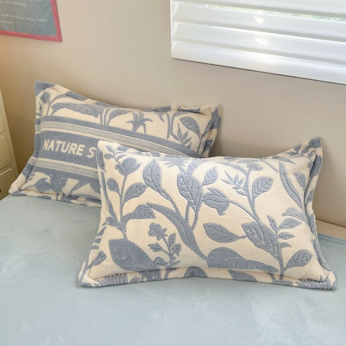 91家纺网 家纺一手货源 找家纺 川悦生活 2025新款立体雪花绒印花大床四件套系列二场景一 月桂-蓝