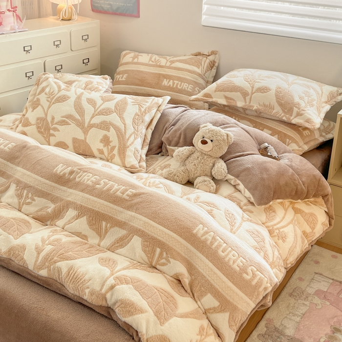 91家纺网 家纺一手货源 找家纺 川悦生活 2025新款立体雪花绒印花大床四件套系列二场景一 月桂-浅咖